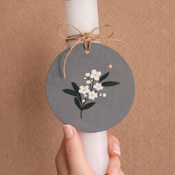 Λαμπάδα με καρτελάκι ανθό ελιάς ζωγραφισμένο στο χέρι και στιχάκι